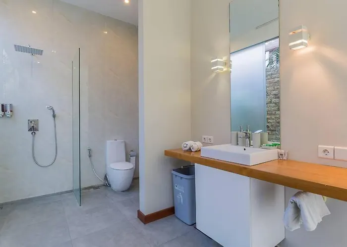 Serenity: Modern Design Luxury 12m Pool And Bbq Ferienhaus Seminyak