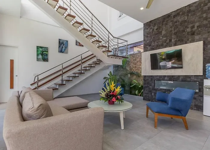 Serenity: Modern Design Luxury 12m Pool And Bbq Ferienhaus *